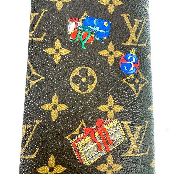 LOUIS VUITTON Passport Cover Monogram Vivienne 2025 Print New in Box - Picture 10 of 11